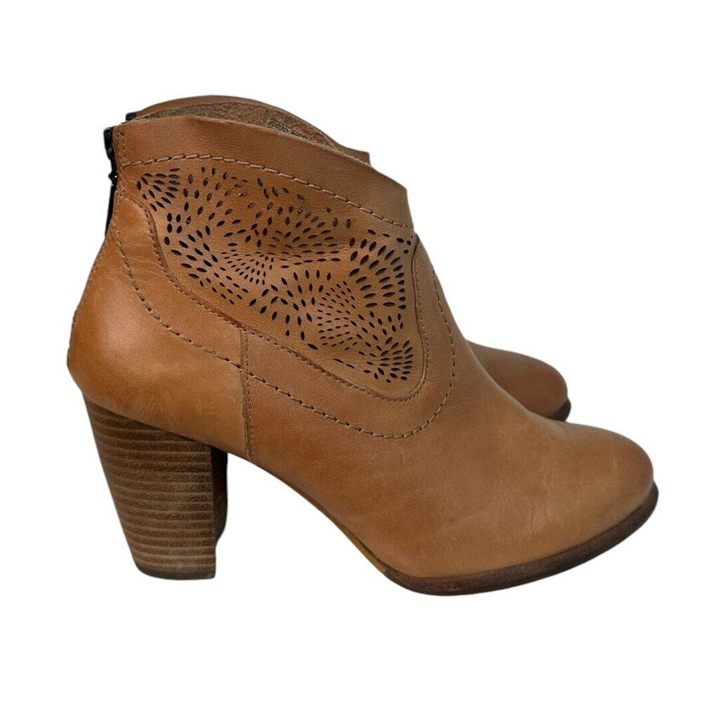 UGG Charlotte Perforated Tan Leather Cowgirl Ankle Booties Zip Back Sz 7 EU 38 - Picture 2 of 13